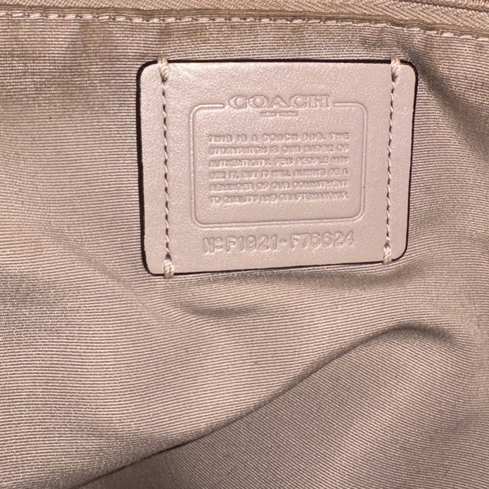 💐Coach Jordyn Backpack In Chalk With Gold Hardware💐 - Picture 7 of 15